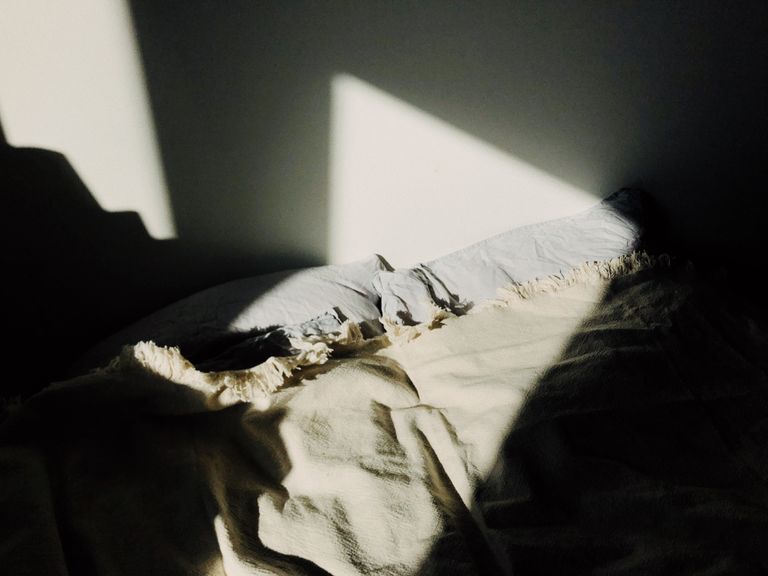 Nach dem Schichdienst richtig ankommen: 5 kleine Schritte, die dir beim Einschlafen helfen